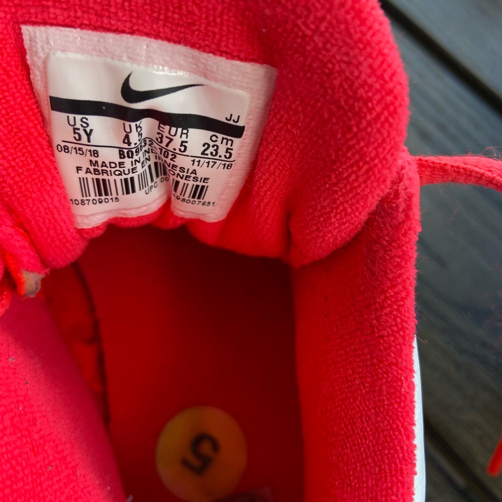 Nikes sneakers